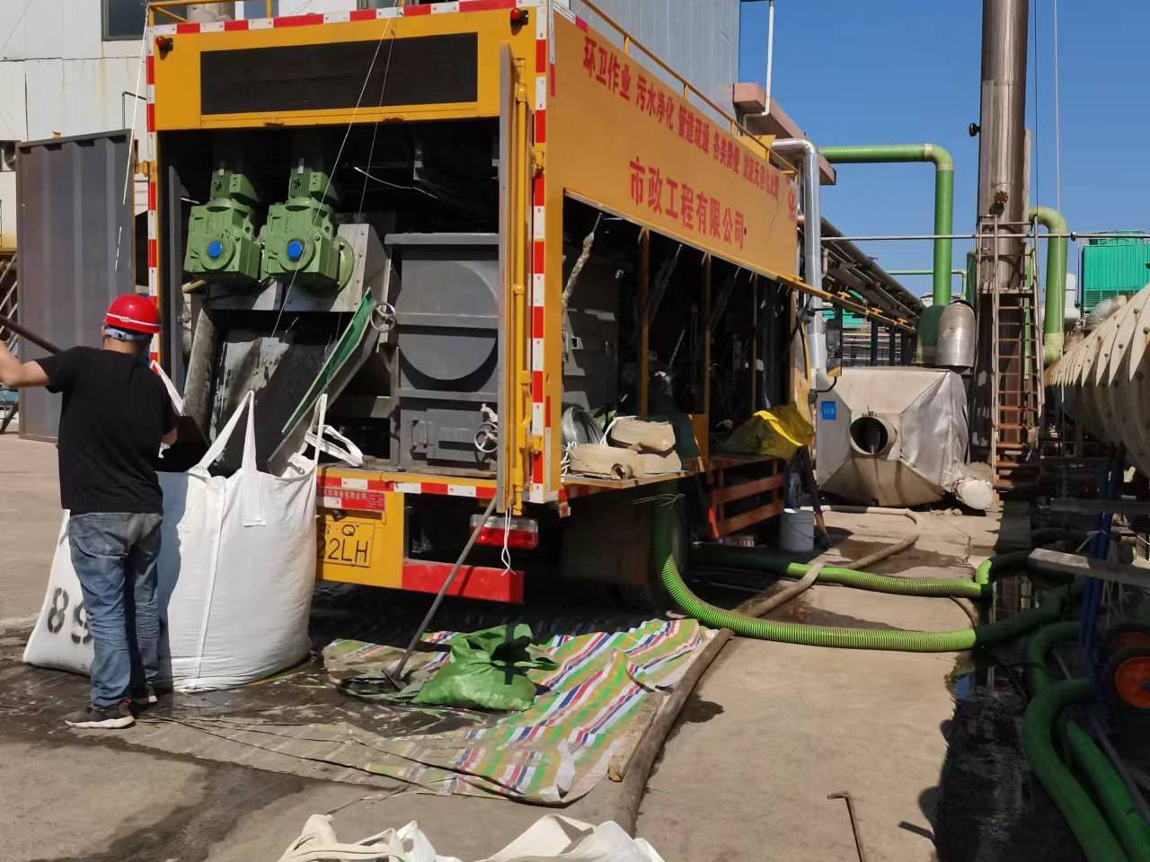 刚察淤泥压干处理